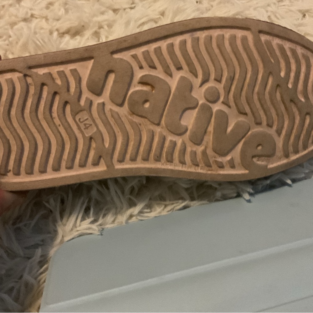 Pink mountain print natives